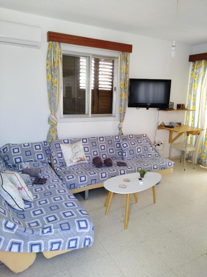Larnaca, 1 Bedroom Seaside Apartment